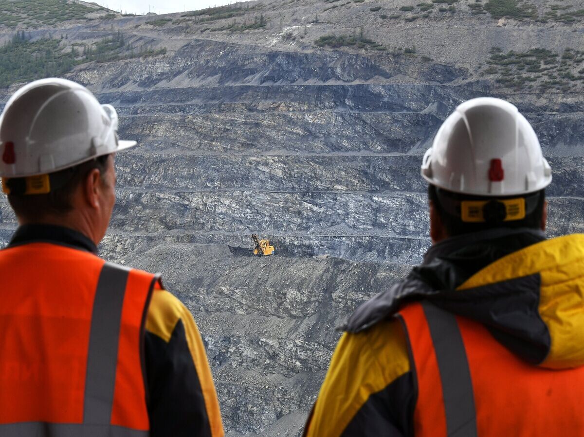    Горно-обогатительный комбинат© РИА Новости . Максим Блинов