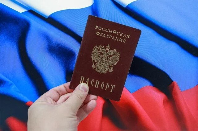    Кто решил стать гражданином РФ?