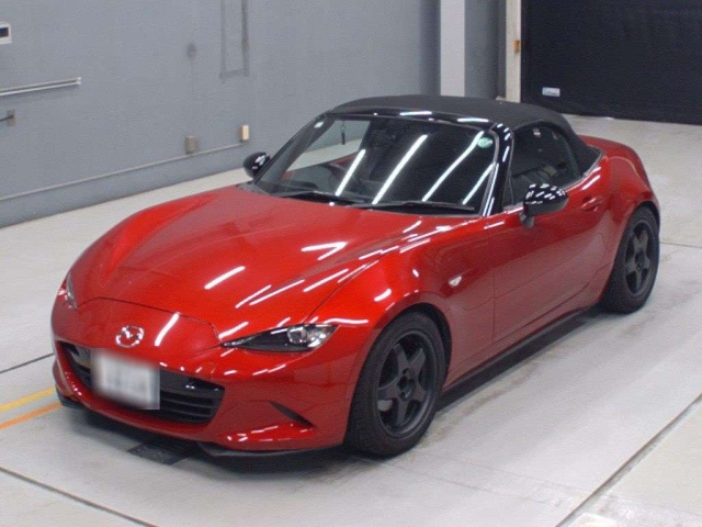 Mazda Roadster 2015 год объем 1.5 ( листайте фото ) 