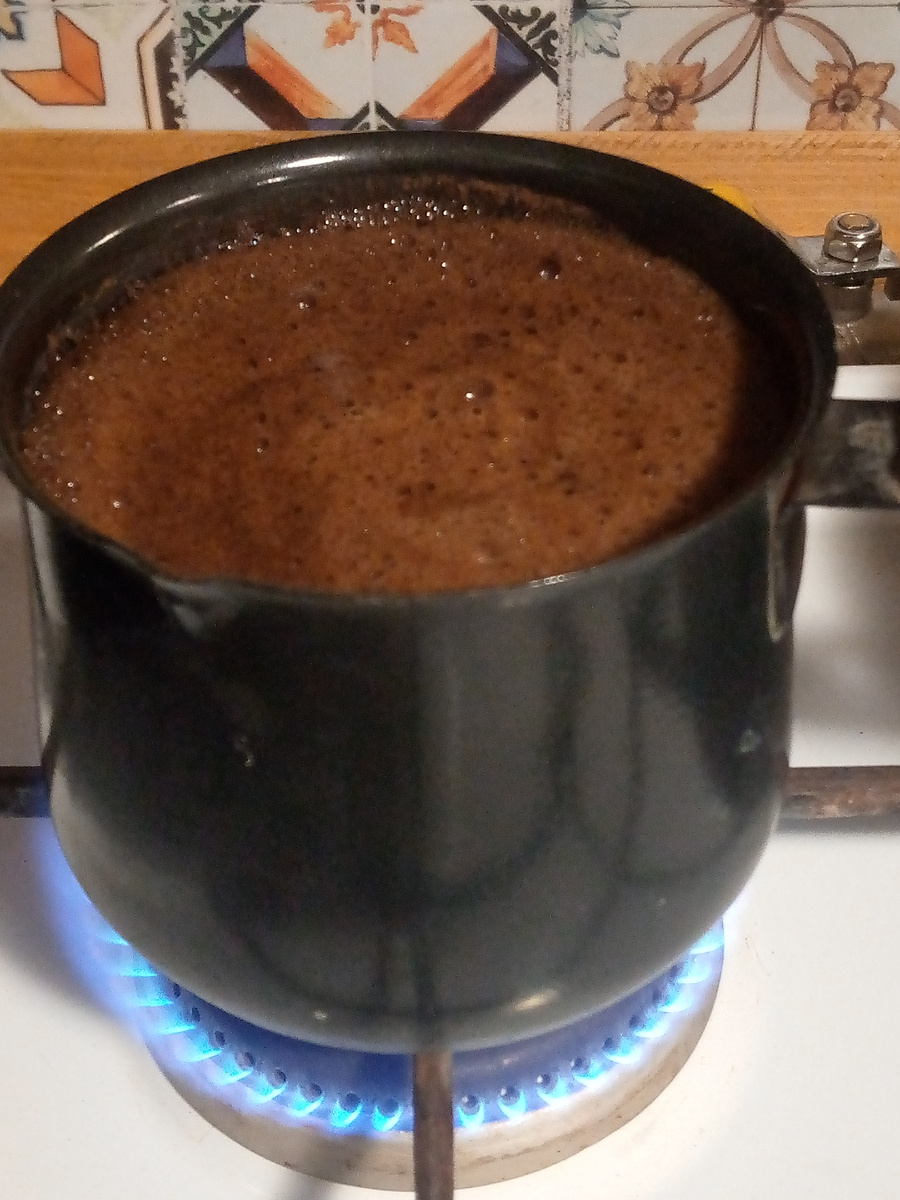 Утренний кофеёк наполняет своим ароматом дом