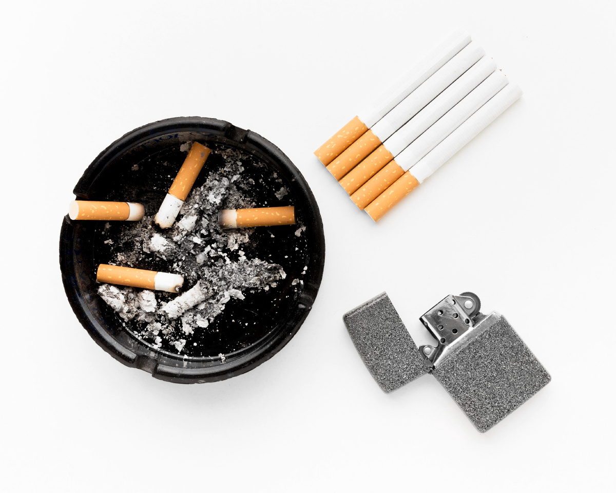 Сравнение кальяна с сигаретами (источник изображения: freepik.com)