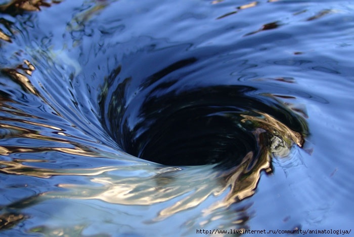 Воронка из воды. Фото: liveinternet.ru