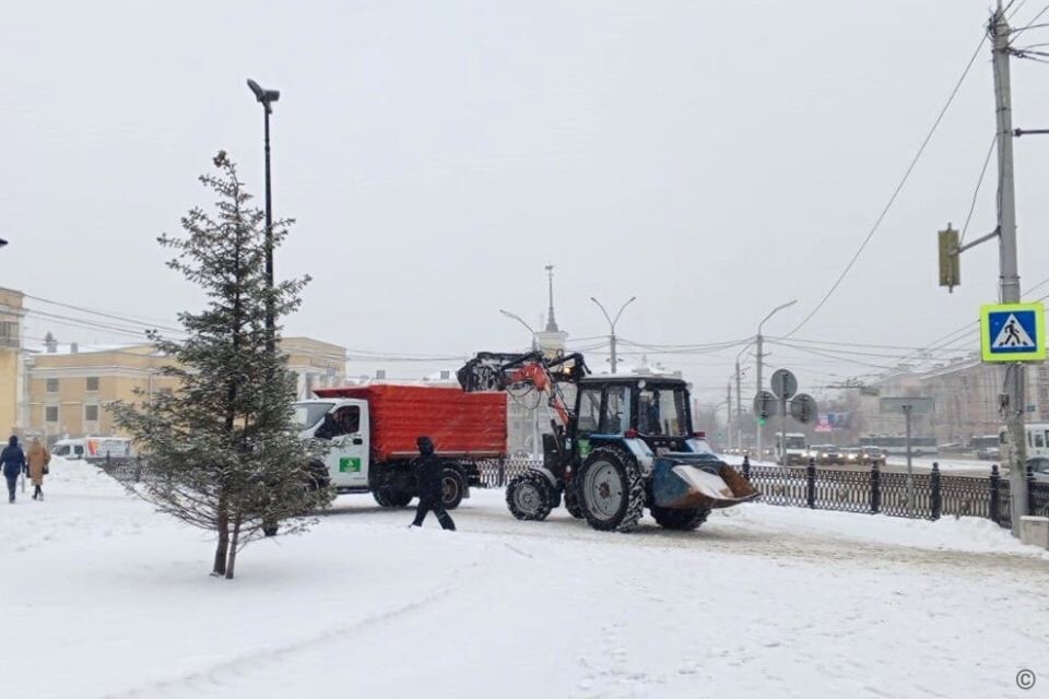    Уборка снега в Барнауле. Источник: barnaul.org