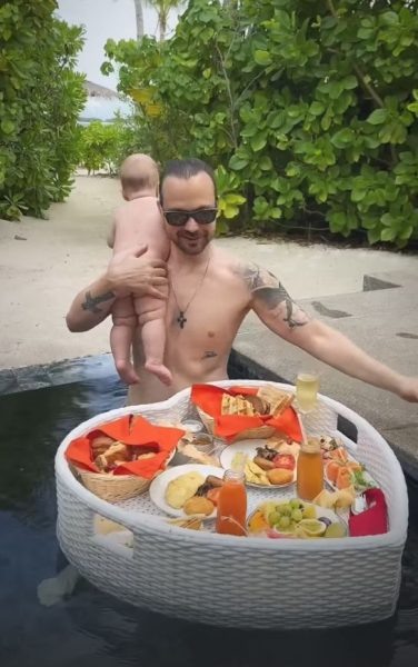    Алексей Чадов с дочкой, фото: соцсети