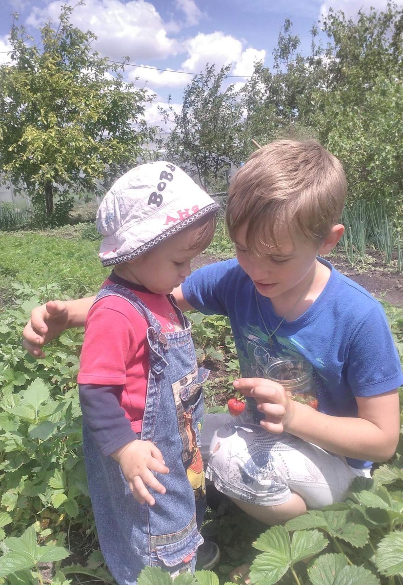 Никита с младшим братом Павликом