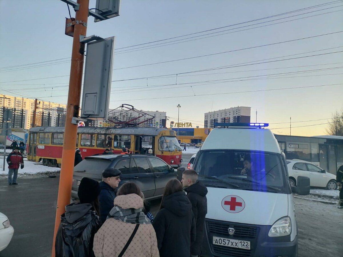 Фото и видео: сообщество «Инцидент Барнаул», сообщество «В курсе 22»