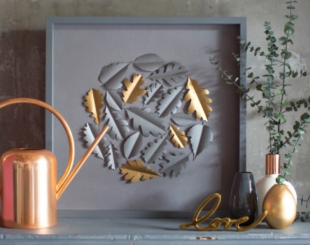    С листочками   
Источник: «Lia griffith»