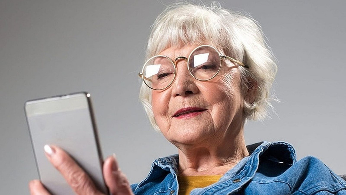 Почему пенсионеру выгодно перевести пенсию в Альфа-Банк? Банк дарит за это деньги