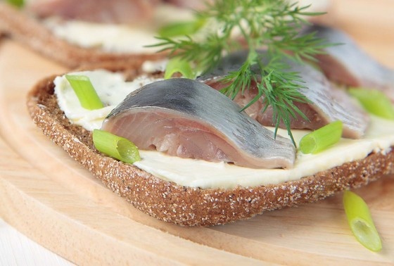    бутерброд с селедкой