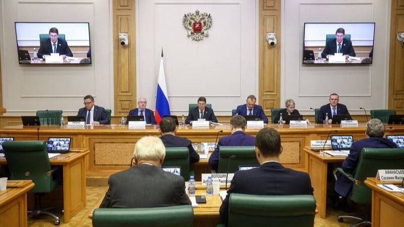    Губернатор Югры обсудил в Совфеде принципы организации местного самоуправления