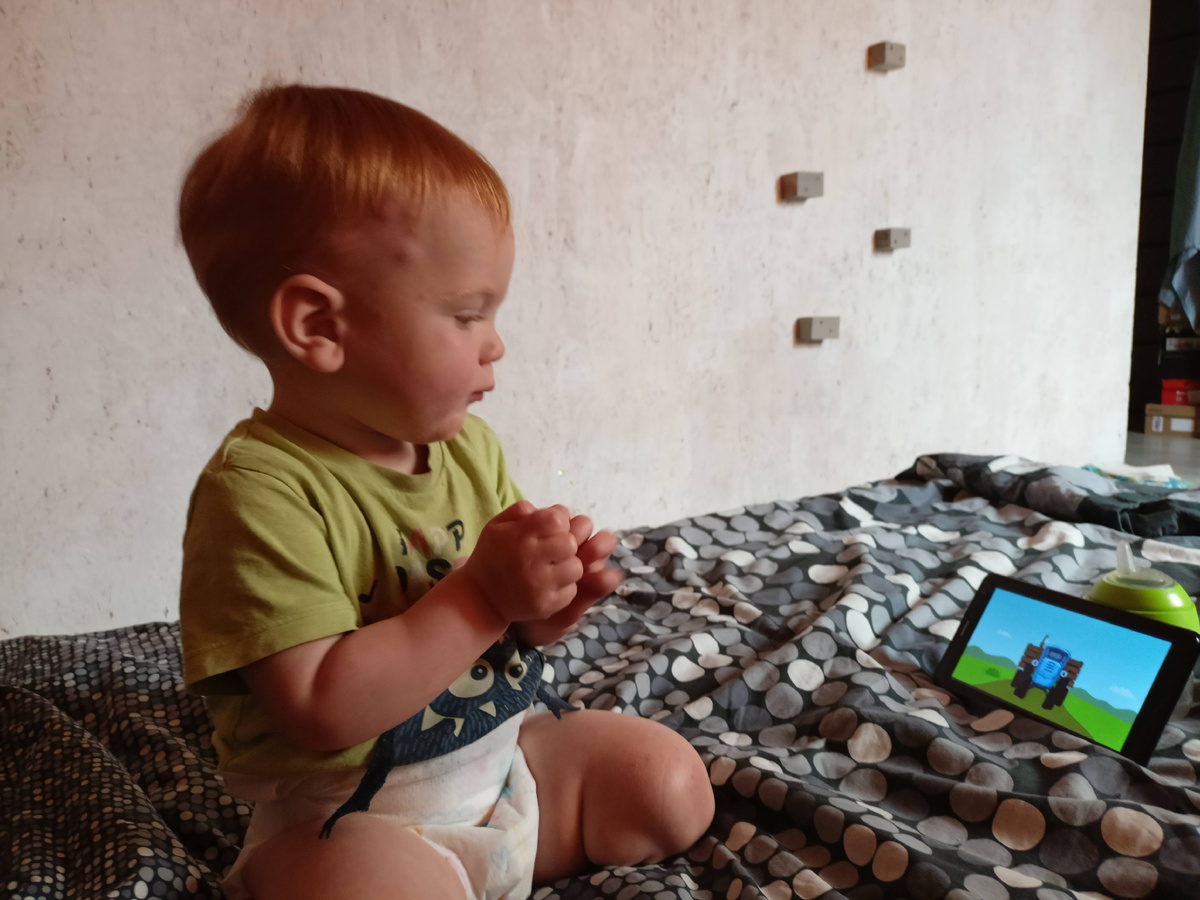 Синий трактор рассказывает, что корова говорит муууу