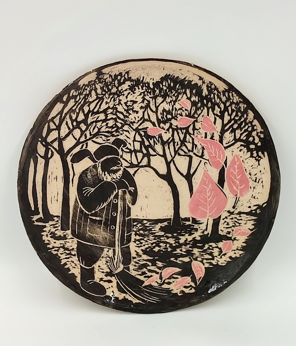 Тарасова Анна. Октябрь керамика d 21см