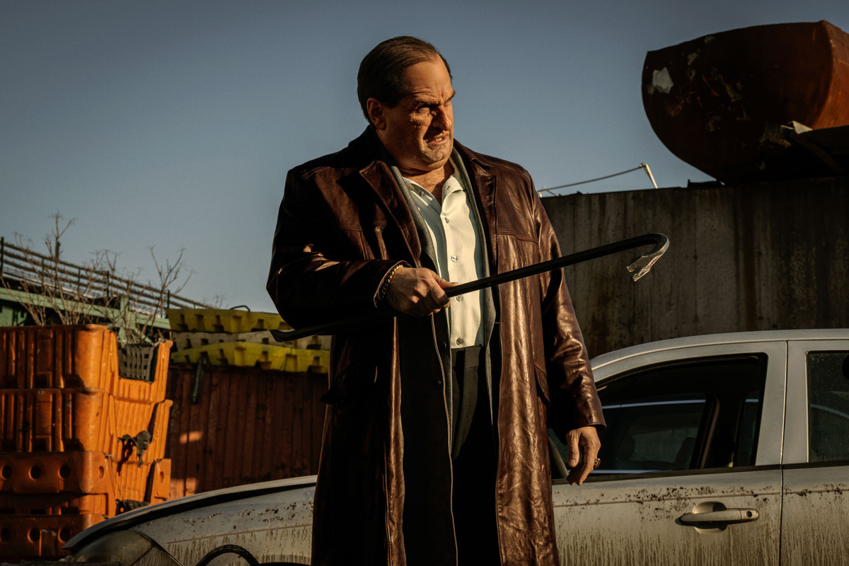    Кадр из сериала «Пингвин»