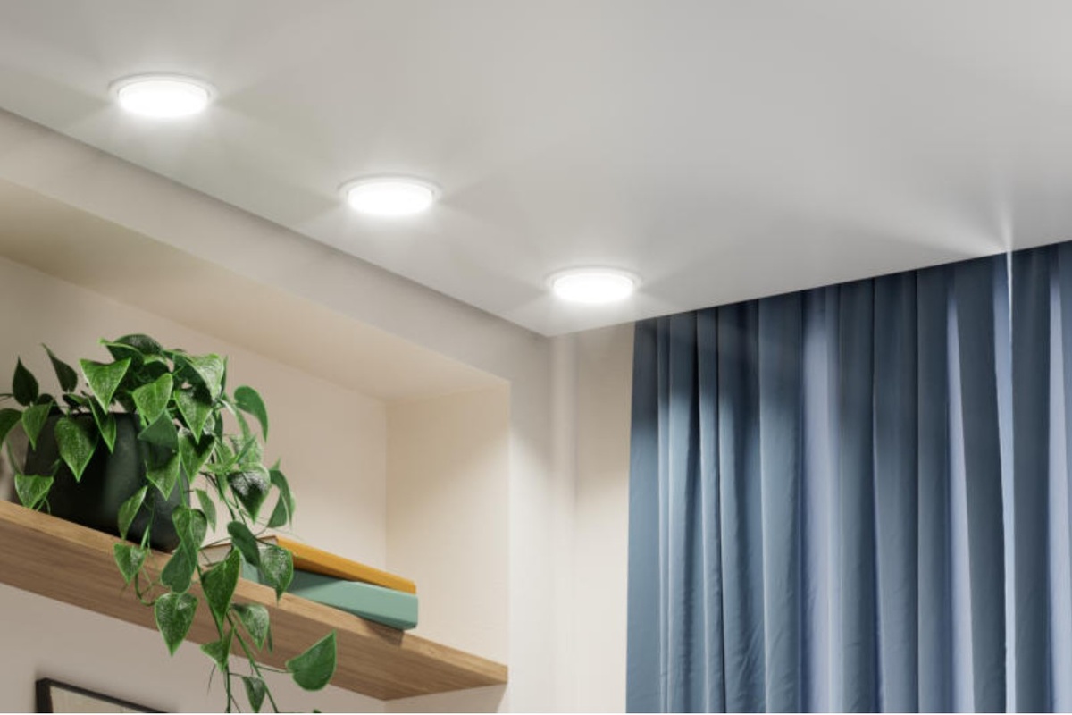 Умный дом стал ещё умнее: новинки от "Яндекса" для освещения и комфорта