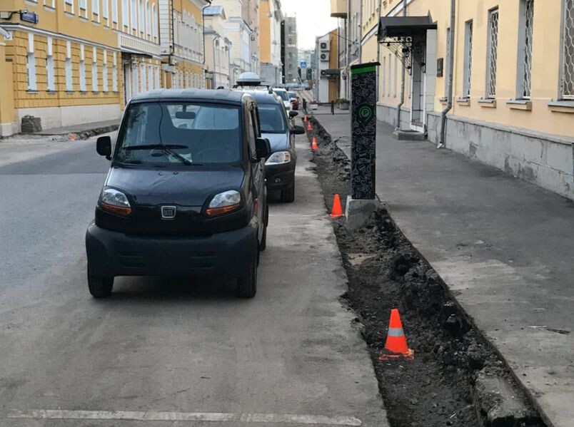 А тебе, мелочь пузатая, халява больше не полагается. И никогда не полагалась. Просто АМПП об этом не знала. На фото индийский квадрицикл Bajaj Qute, продававшийся у нас официально