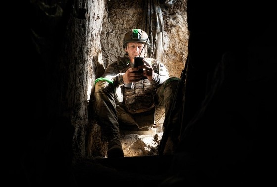    Военнослужащий Вооруженных сил Украины в зоне боевых действий