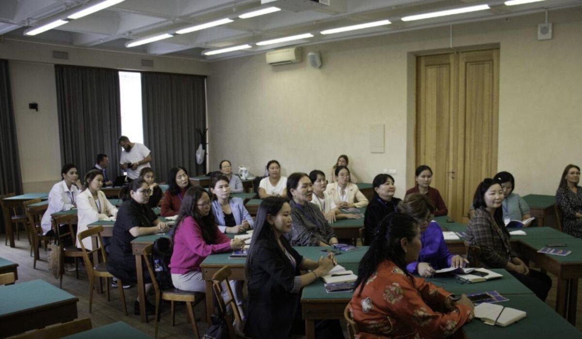     Учителя. Источник: midural.ru Автор фото: Пресс-служба правительства Свердловской области