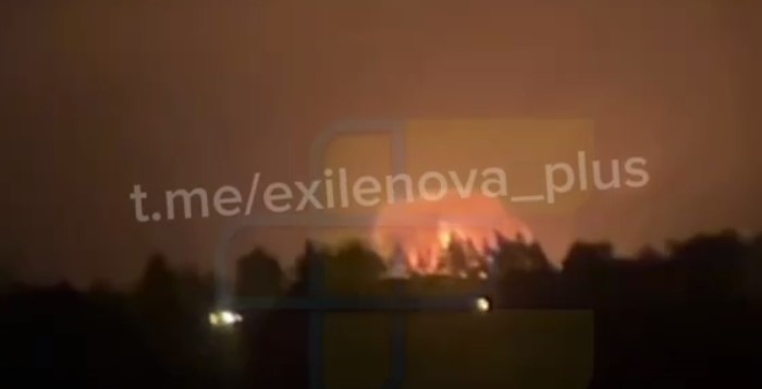    Скрин с видео, которое распространяется в Сети как якобы удар по объекту Минобороны РФ в Брянской области.