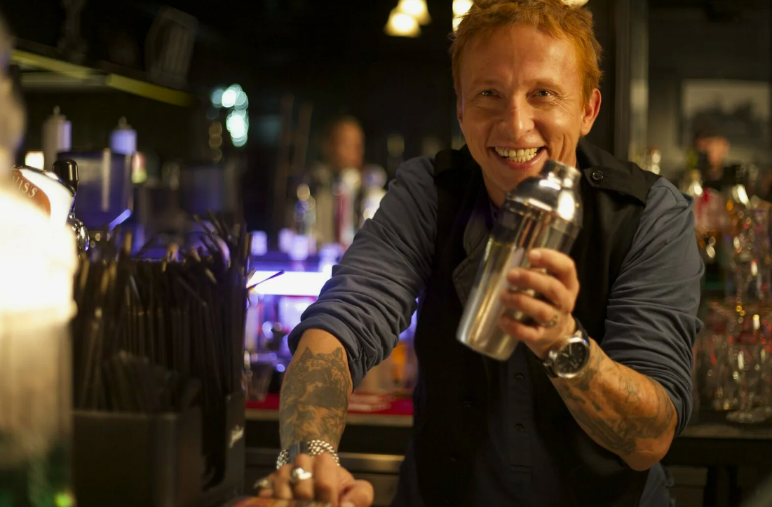 Скриншот из фильма "Бармен"