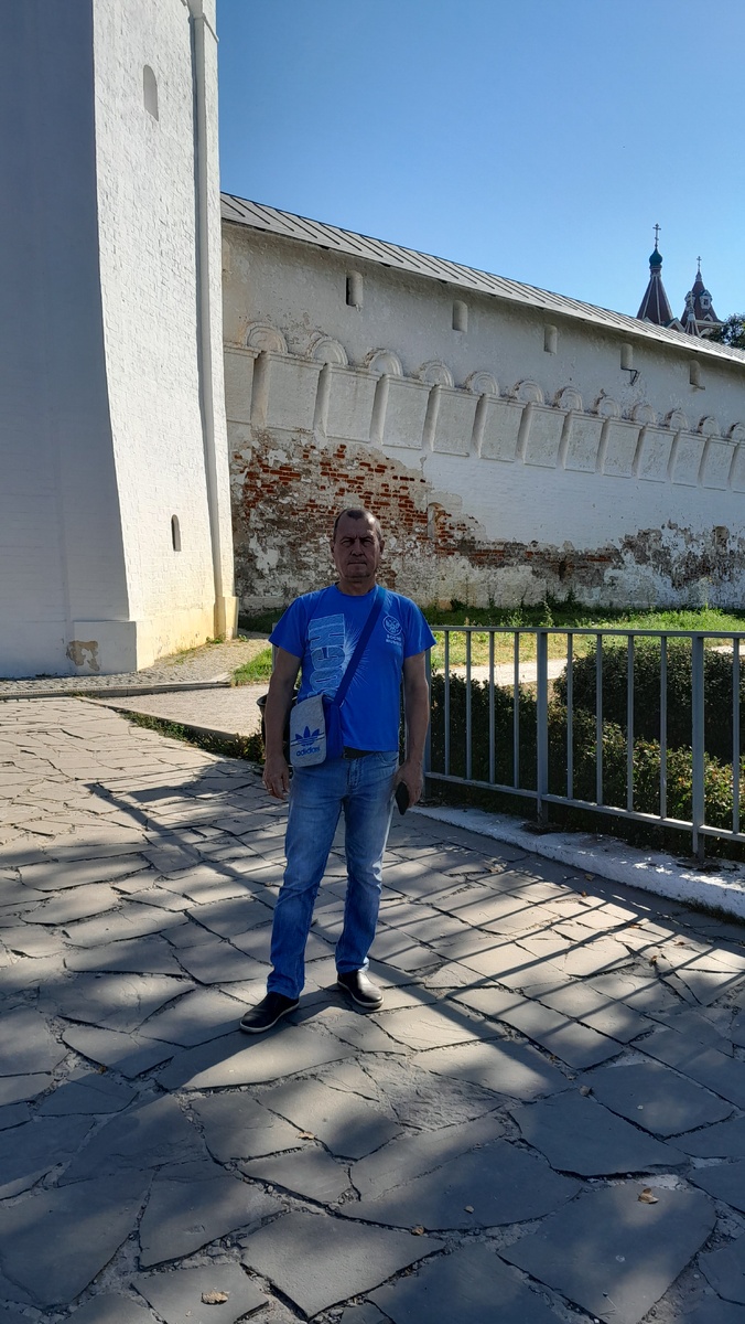 Автор у стен Саввино-Сторожевского монастыря