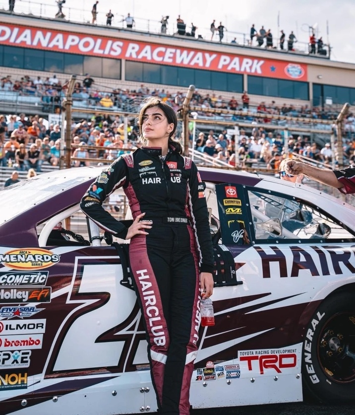 Листайте вправо, чтобы увидеть больше изображений