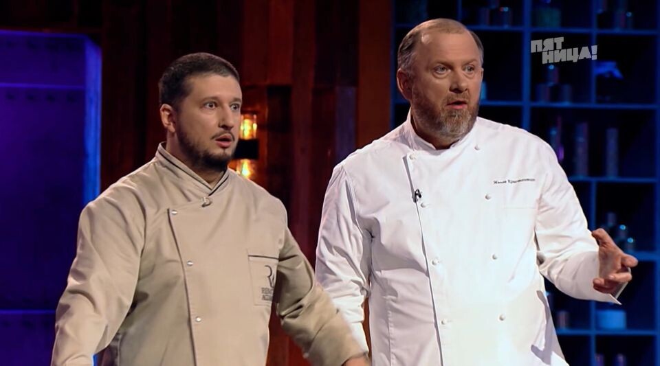    Ренат Агзамов и Константин Ивлев. Источник: кадр шоу "Битва шефов" / chiefbattle.friday.ru