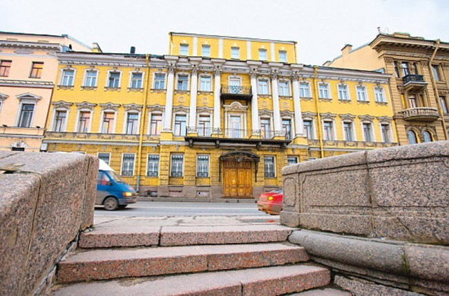 Дом Галины Вишневской на Набережной Кутузова в Петербурге