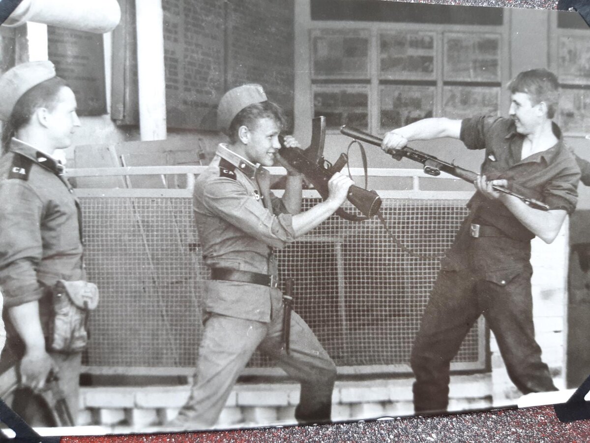 Перед караулом...