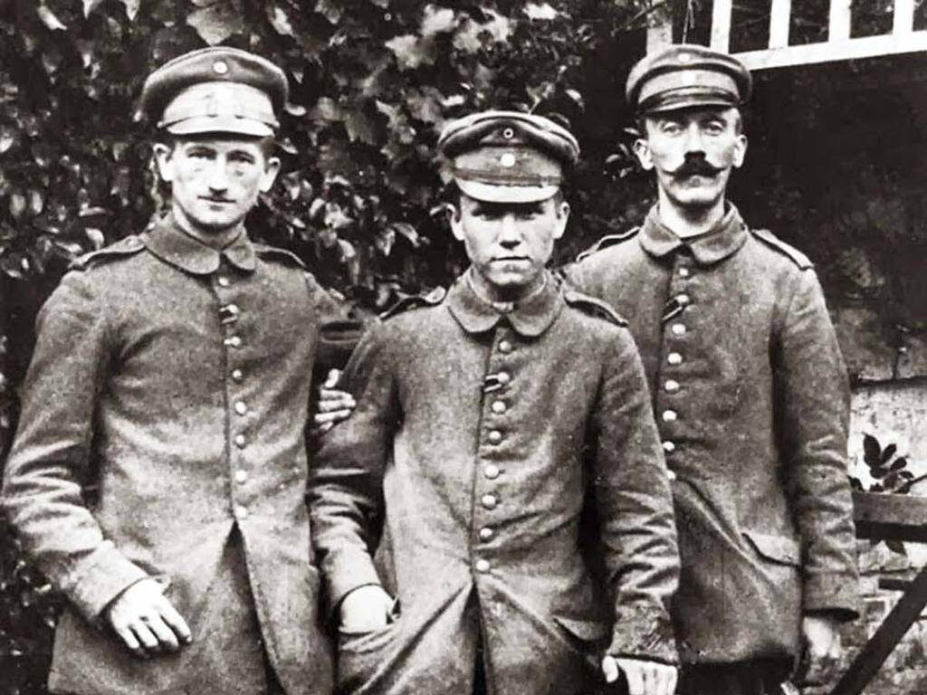 Адольф Гитлер