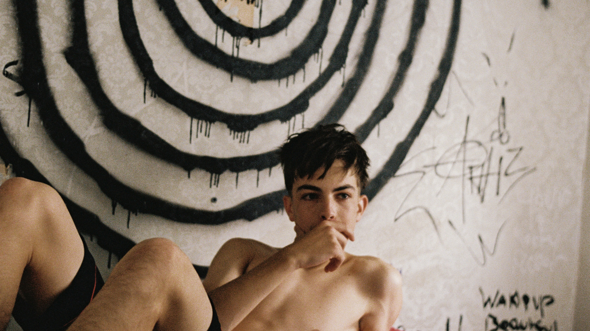 Кадр из фильма "Птица"