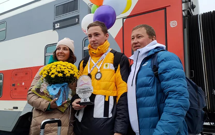    «Мы растим не чемпиона, а достойного человека»: как в Ижевске встретили шахматного призера первенства мира
