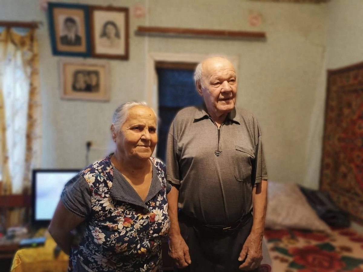    Супруги Ивашкины из деревни Фокино Курской области отмечают бриллиантовый юбилей