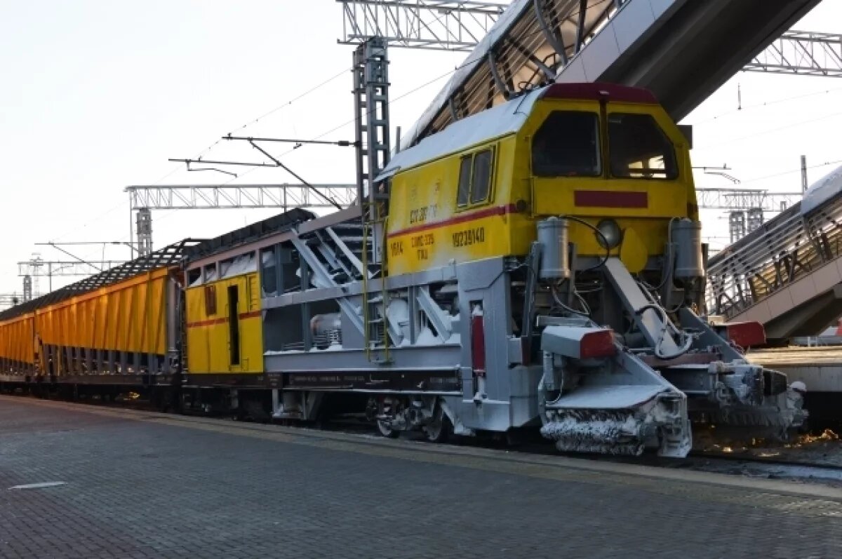    Более 100 единиц специальной техники подготовлено на ГЖД к зимнему сезону