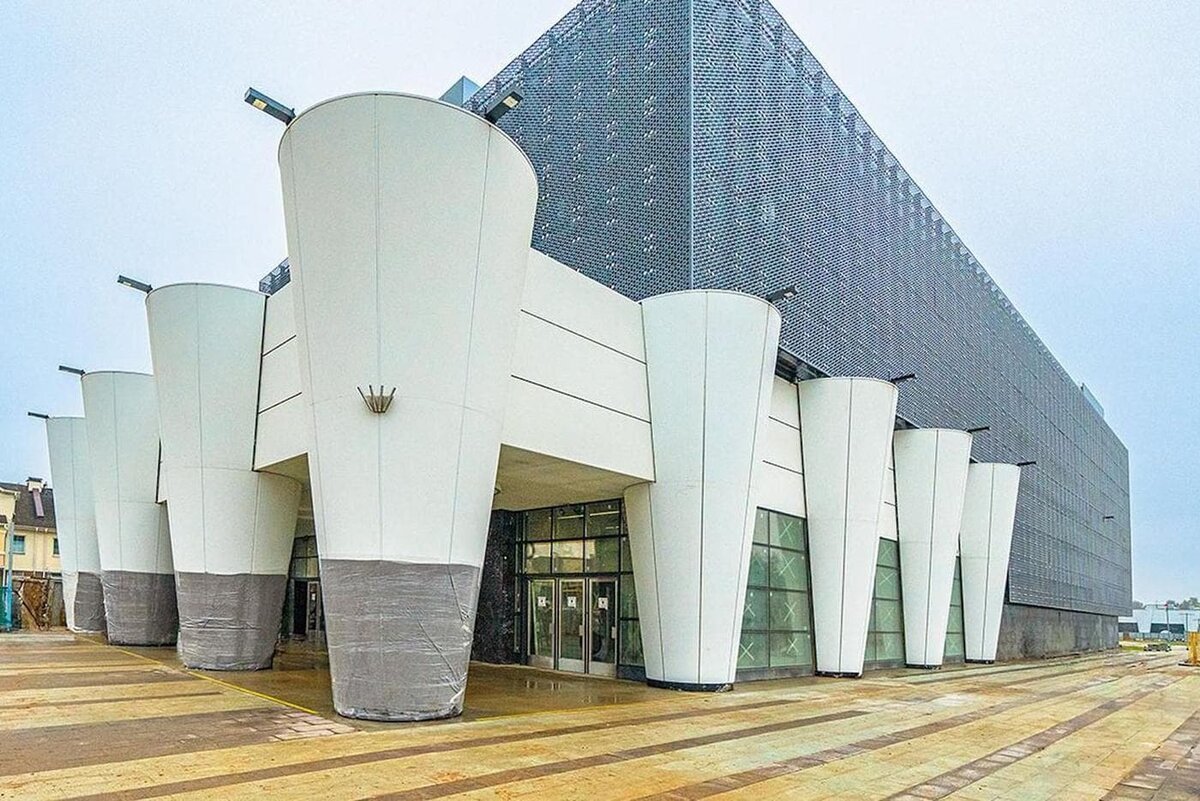    В столице завершают строительство второго вестибюля станции "Физтех" Люблинско-Дмитровской линии метро. mos.ru