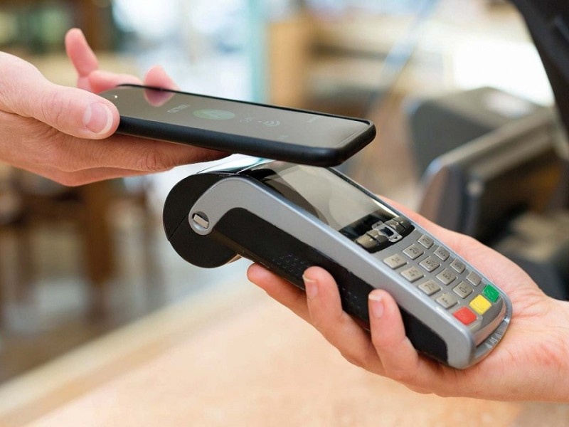    СМИ: в России появится своя альтернатива Apple Pay