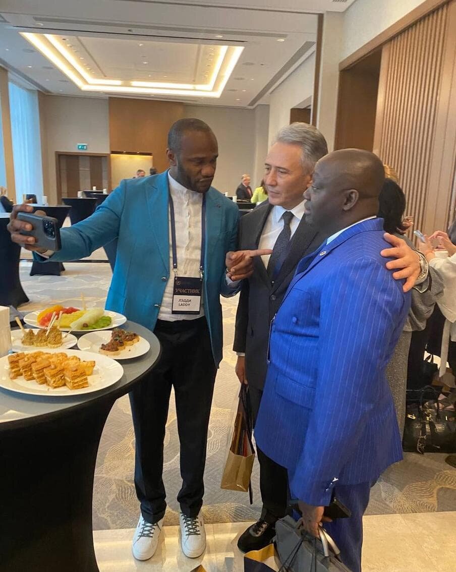    На Национальной духовной трапезе собрались представители всех конфессий из разных стран мира – Нигерии, Бразилии, Конго, ЮАР, Эфиопии, Уганды, Пакистана, Индии. Юлия Щедрова