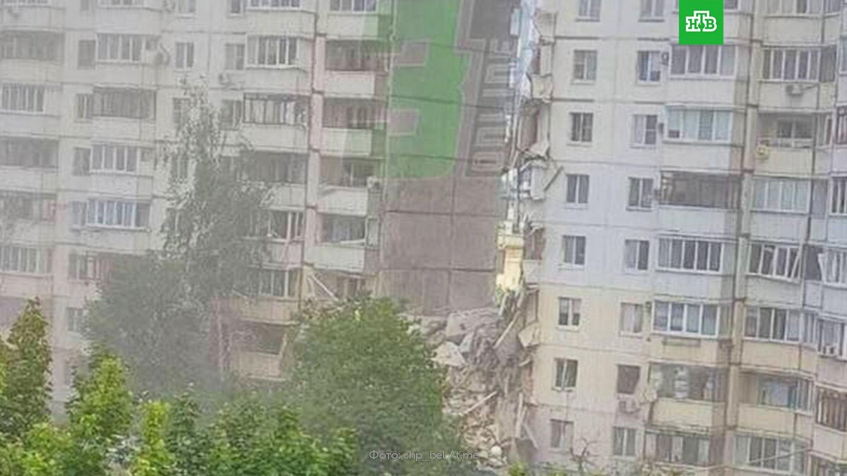    Подъезд жилого дома в Белгороде обрушился после прямого попадания снаряда
