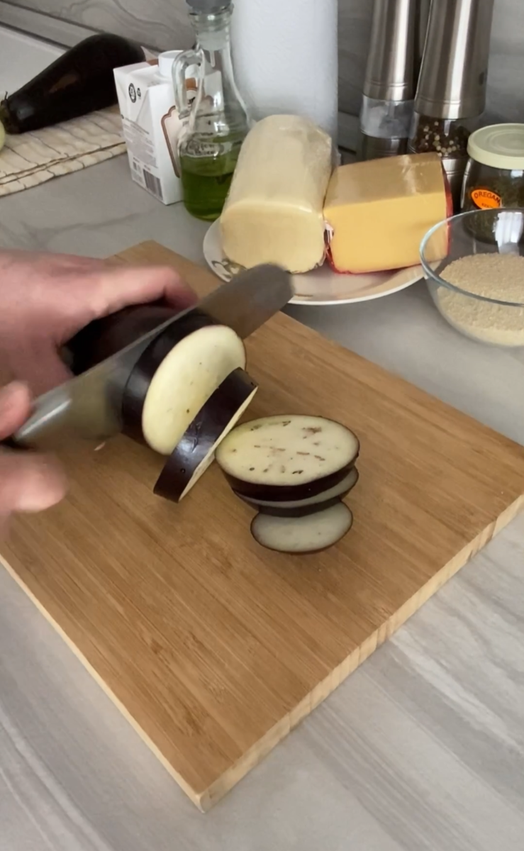 баклажаны нарезать кружочками