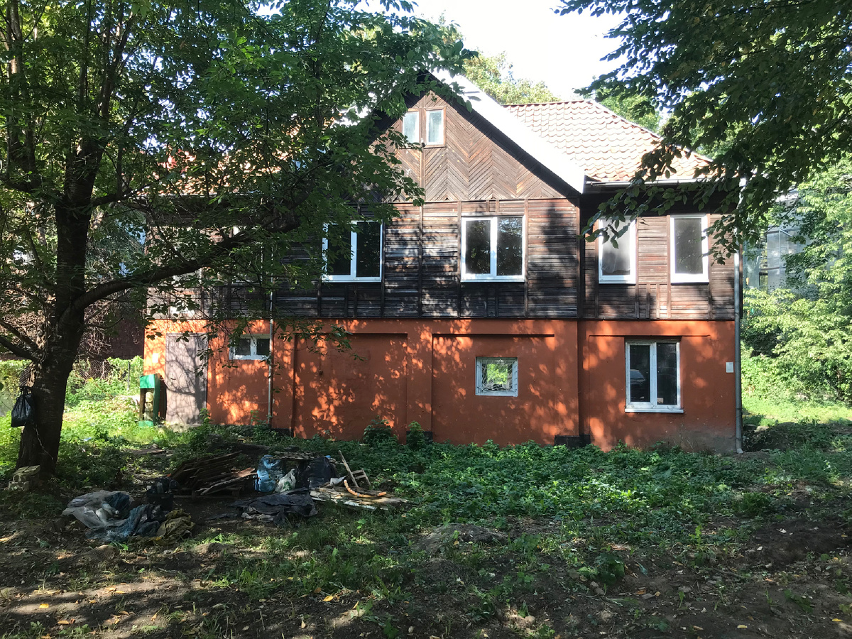 Дом на Проспекте Победы, 8  прощается с нами. Скоро на его месте  появится что-то другое 