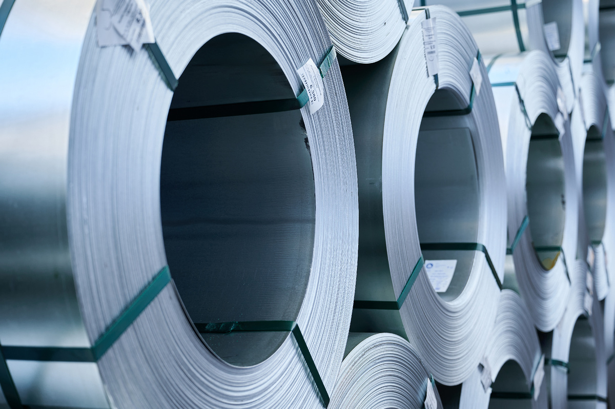 Раскисление - это вывод из жидкой стали кислорода.