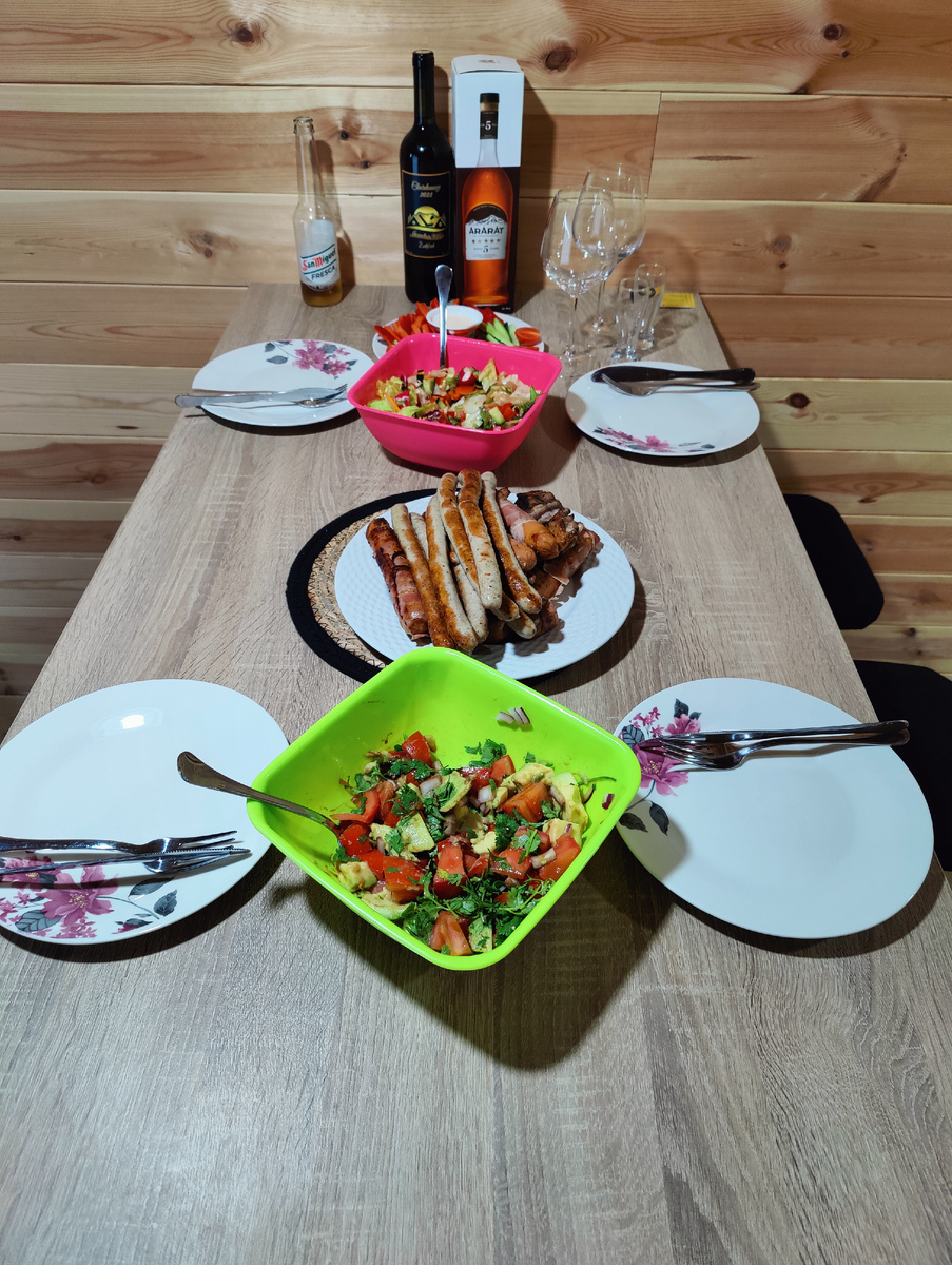 Когда есть кухня (и гриль), иожно и ужин приготовить. Жабляк, Черногория