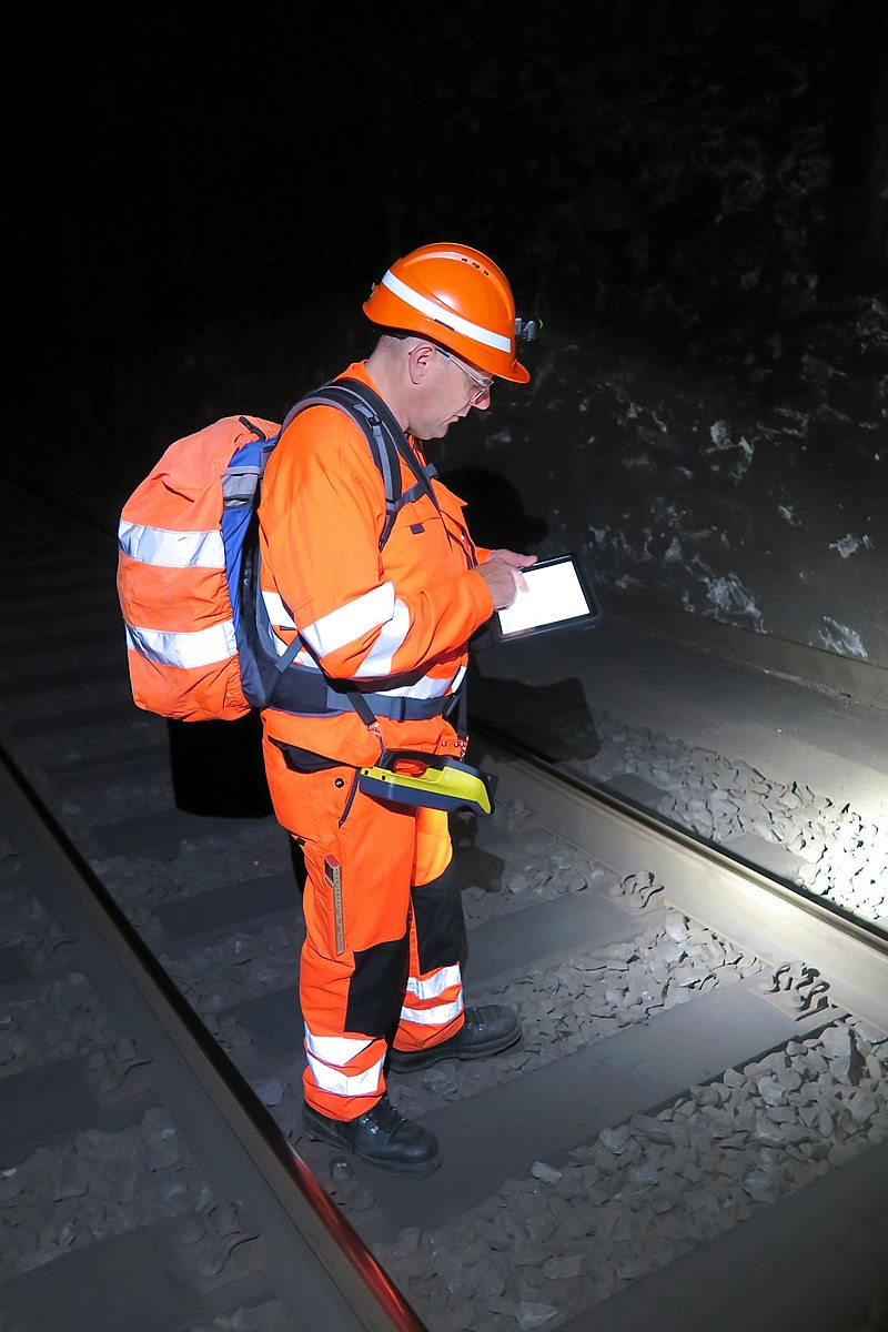 Современный специалист. Источник фото: ru.wikipedia.org Авторство: Kecko. https://www.flickr.com/photos/kecko/22194681986/, CC BY 2.0, https://commons.wikimedia.org/w/index.php?curid=54035472