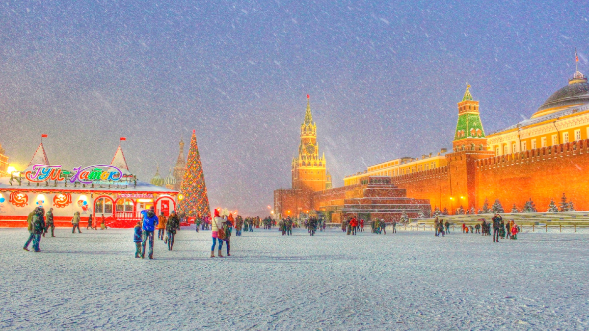 Москва, Красная площадь зимой. Фото: images.wallpapersden.com/