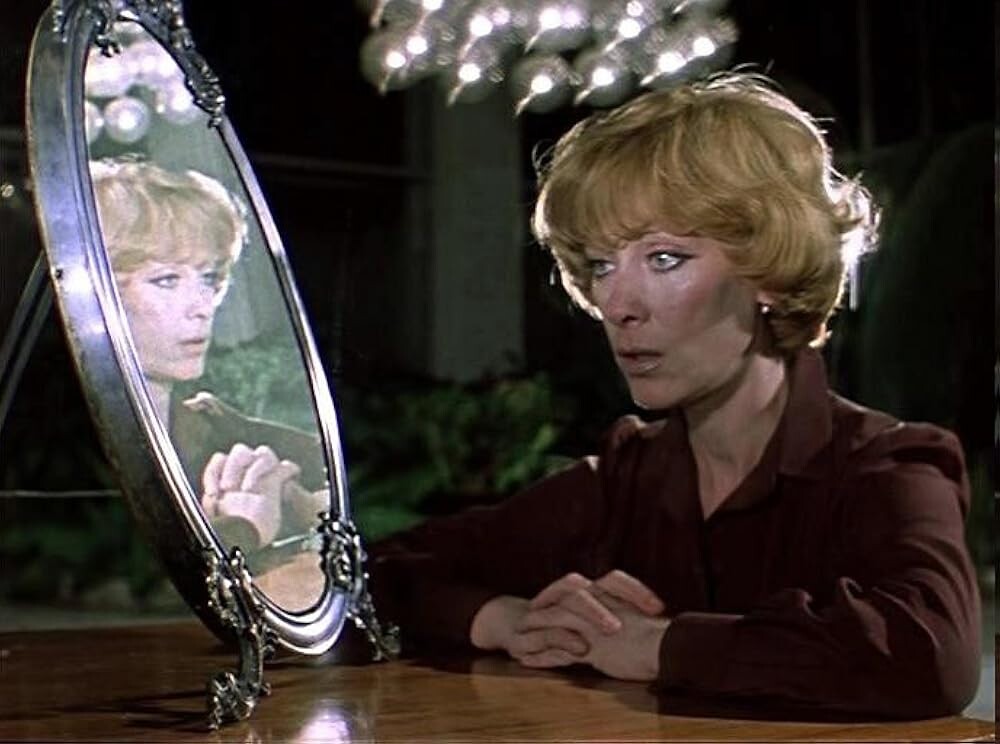 Кадр из новогодней комедии СССР Бромберга «Чародеи»