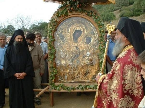 Афон. Крестный ход в праздник "Скоропослушницы" с чтимым списком этого древнего образа