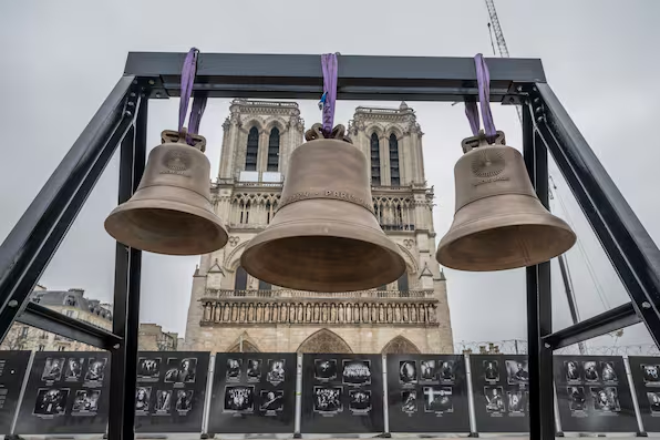 Три новых колокола для Нотр-Дам незадолго до открытия. Источник: IMAGO/ABACAPRESS.