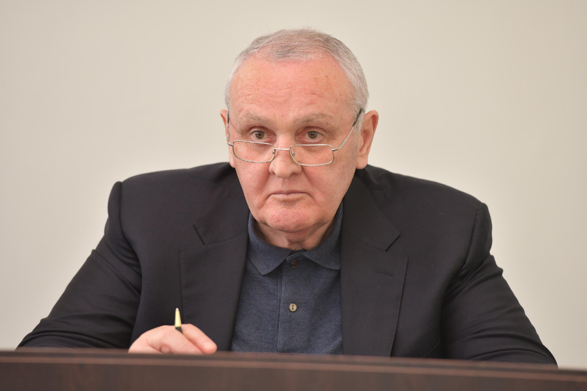 Sputnik, Томас Тхайцук