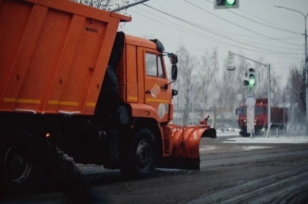    В Ярославле на уборку города вышли 38 дорожных машин