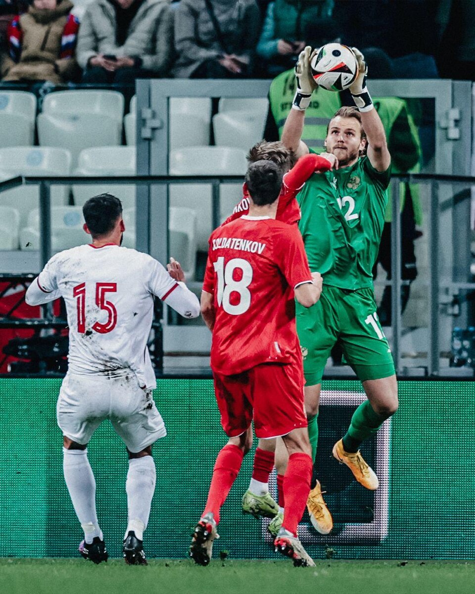    "Спартак" собирается перед "Локомотивом" и немного о трансферахАлександр Владыкин