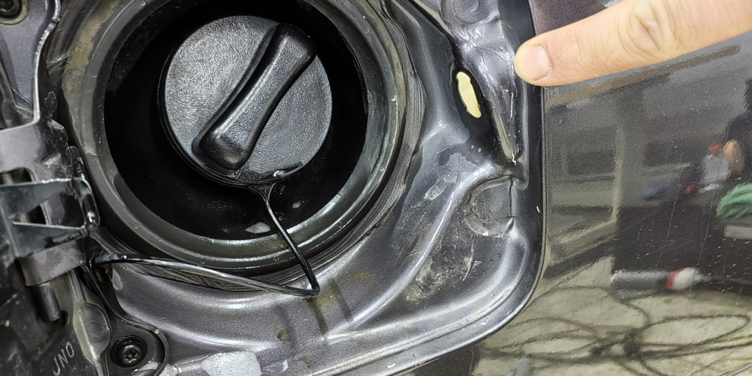 Почему в баке автомобиля создаётся "вакуум" и как избавиться от пшика: рассказываю простыми словами